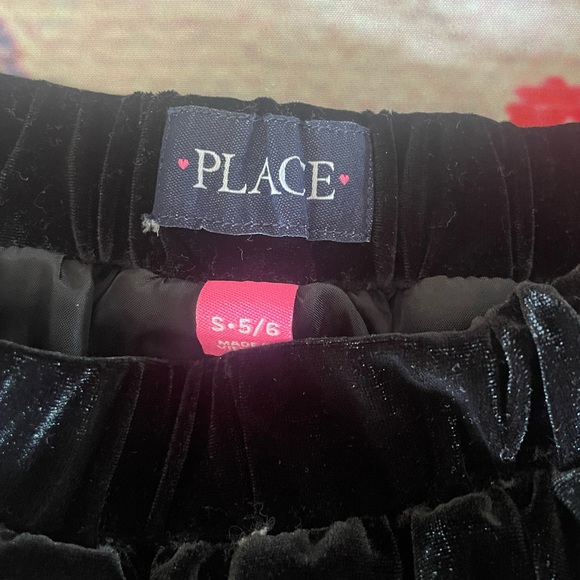 Children's Place girl's black skirt - Picture 2 of 3